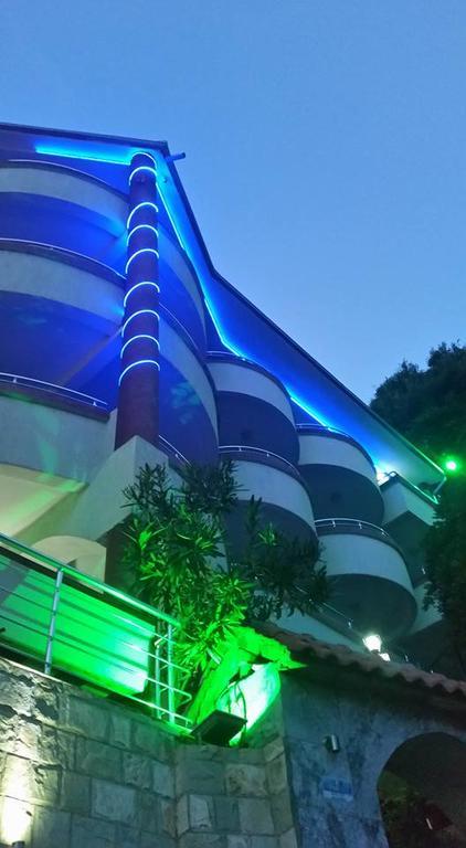 Hotel Hoti Ulcinj Exterior foto