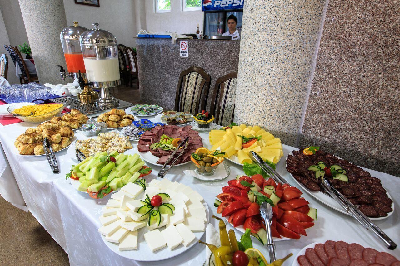 Hotel Hoti Ulcinj Exterior foto