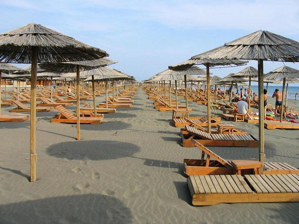 Hotel Hoti Ulcinj Exterior foto